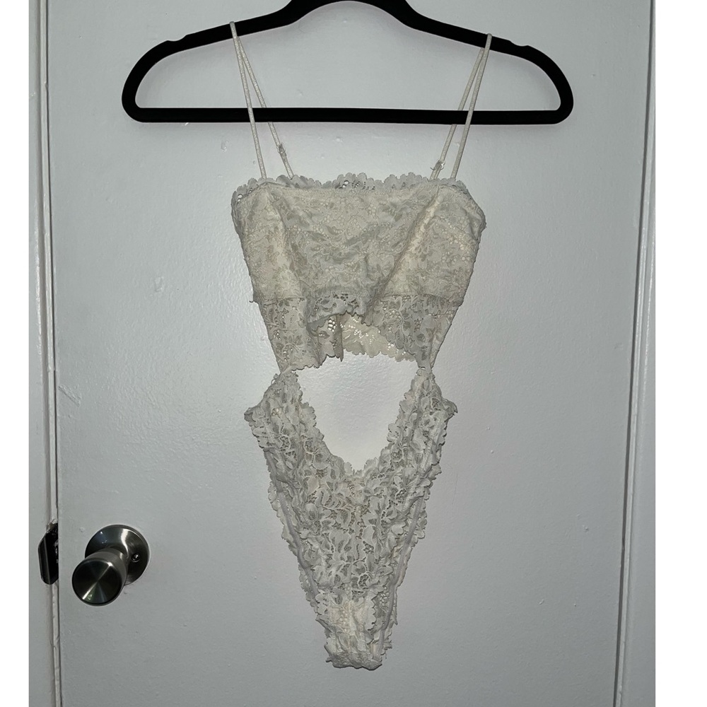 Lace bodysuit🤍